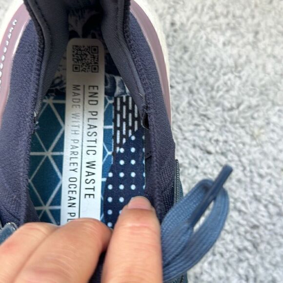 Adidas Women’s Ultraboost Running Shoes, Size 12 - Picture 7 of 8